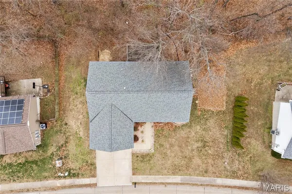 $230,000 | 223 North Cedar Bluff Drive, Valmeyer, IL 62295