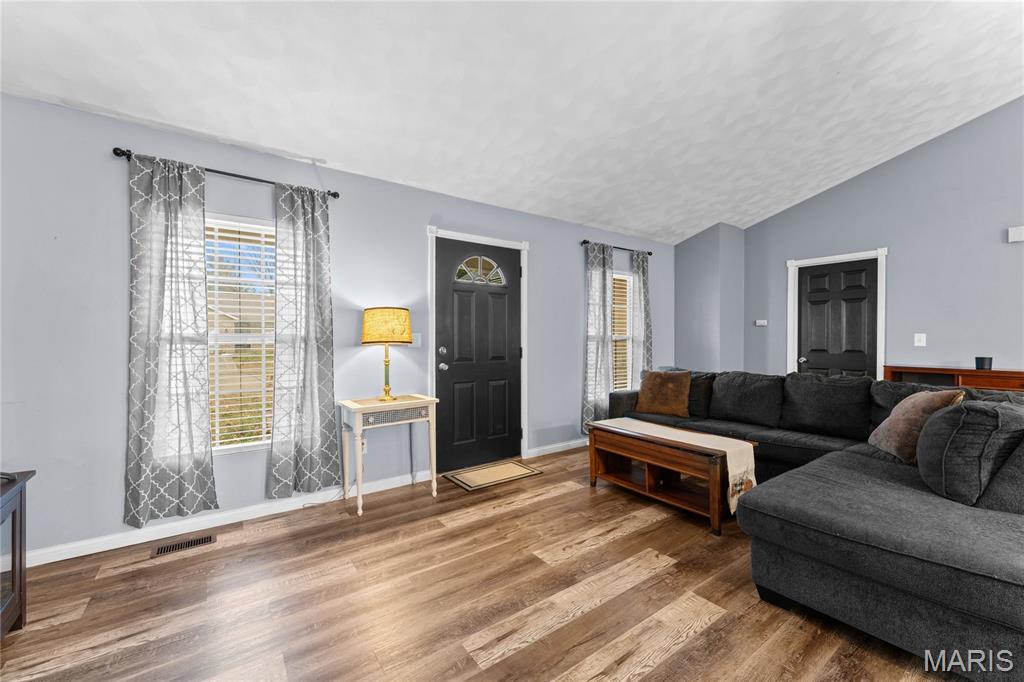 223 North Cedar Bluff Drive Valmeyer, IL 62295 - Photo 7 of 40