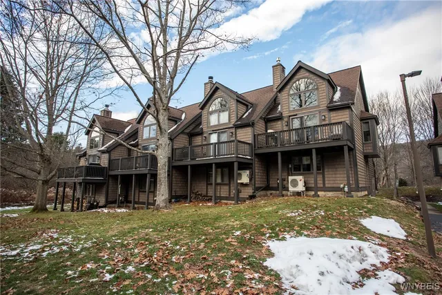 $444,900 | 127 Holiview, Ellicottville, NY 14731