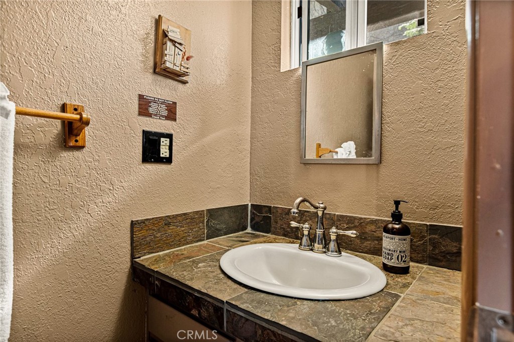 1256 Grass Valley Road Lake Arrowhead, CA 92352 - Photo 27 of 30