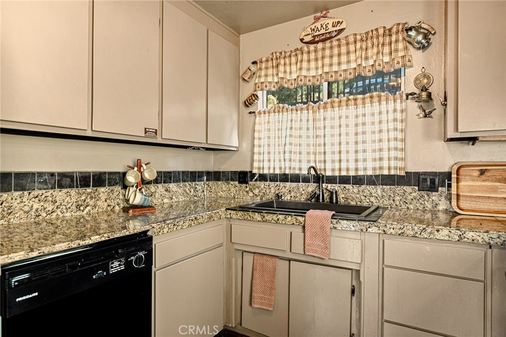 1256 Grass Valley Road Lake Arrowhead, CA 92352 - Photo 9 of 30