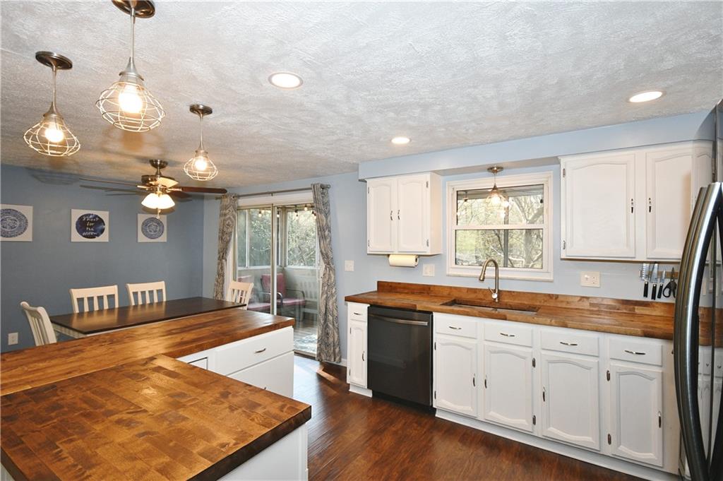 812 Victory Road Allison Park, PA 15101 - Photo 4 of 25 Gallery Image 4