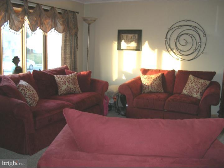13 Bonnie Rae Drive Hamilton, NJ 08620 - Photo 4 of 20 Living Room