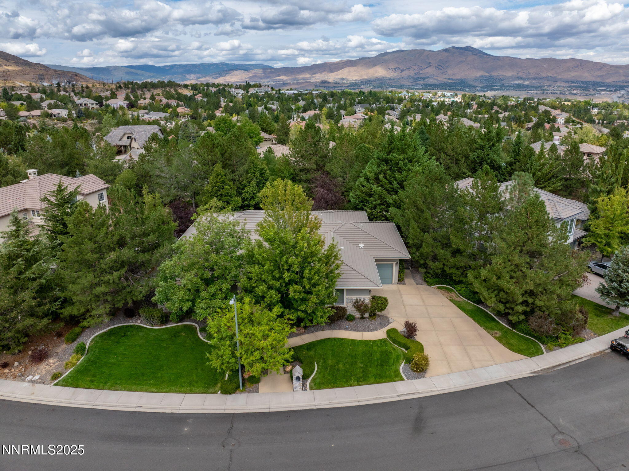 4865 Buckhaven Road Reno, NV 89519 - Photo 37 of 47 a view of a yard with plants