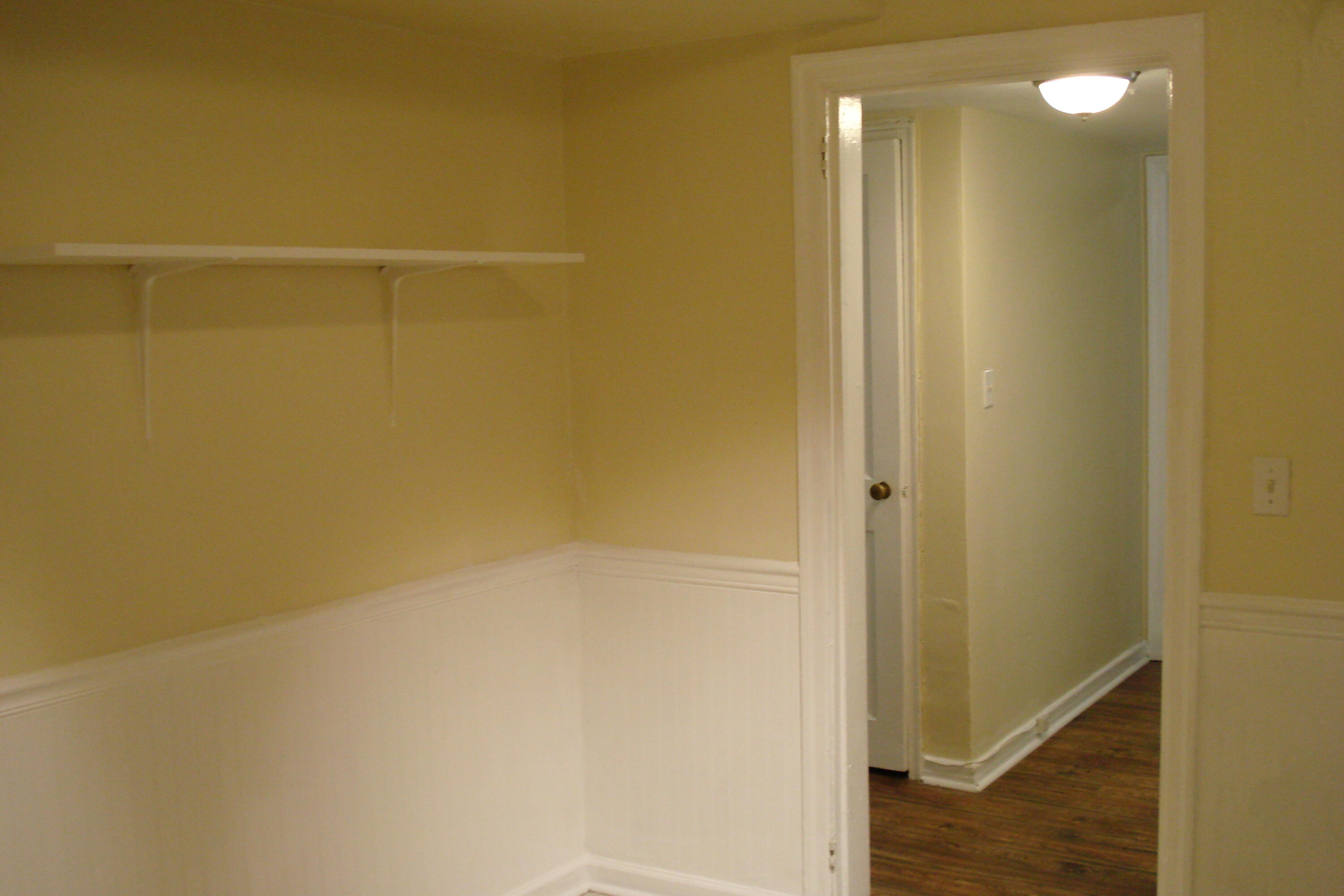 2425 Longview Avenue Southwest, Unit 18 Roanoke, VA 24014 - Photo 9 of 17 DSC02293