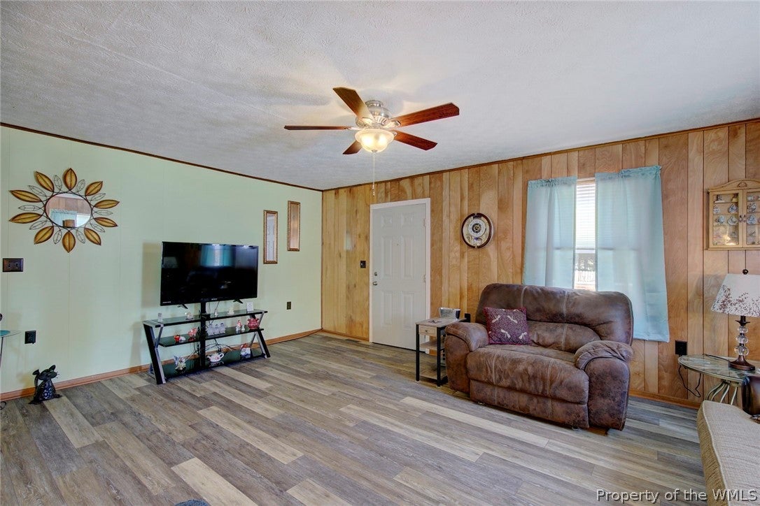 7265 Bray Road Hayes, VA 23072 - Photo 9 of 21 Gallery Image 9