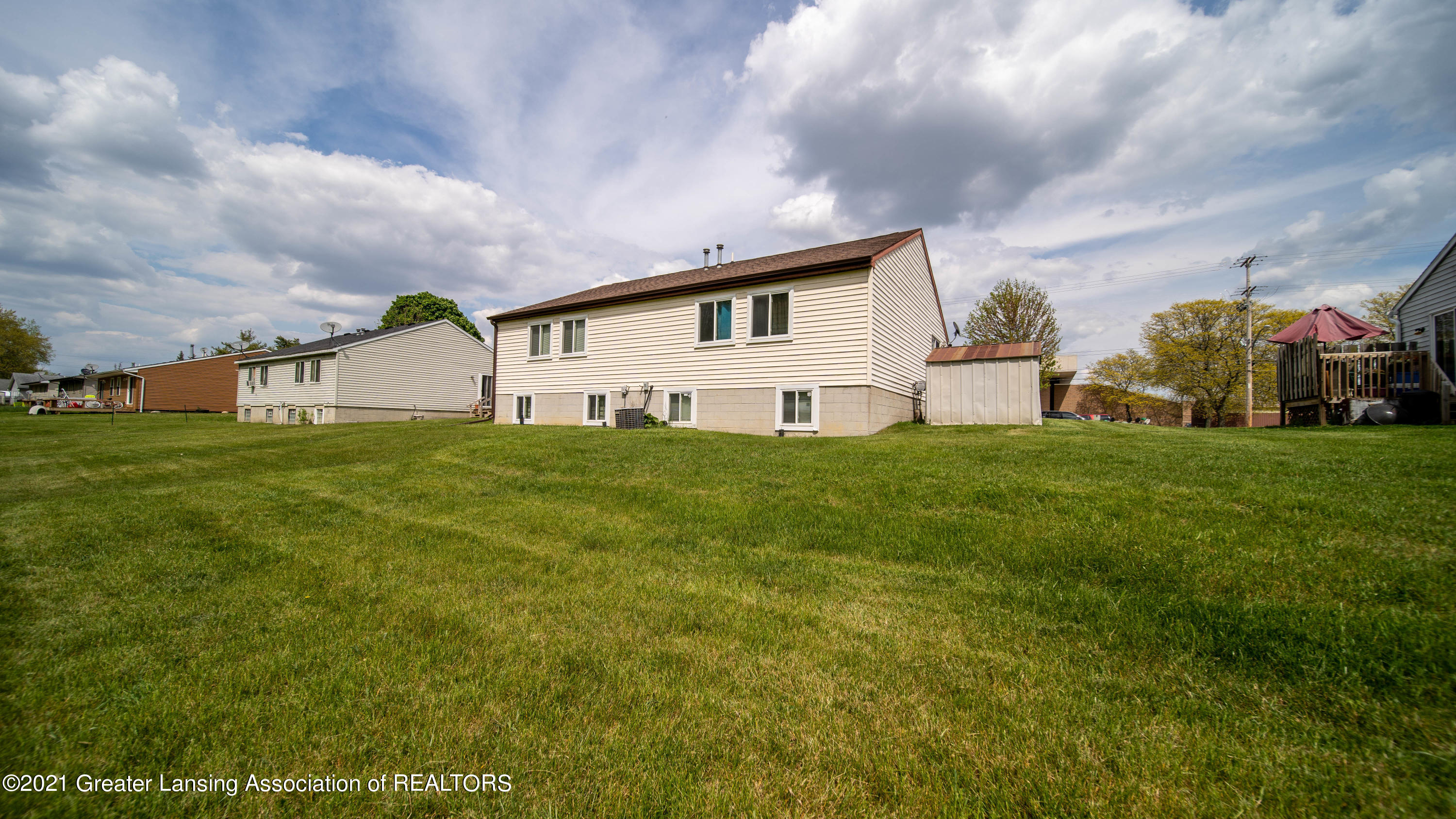 5800 Wise Road Lansing, MI 48911 - Photo 3 of 18 5800-5802 Wise Rd.