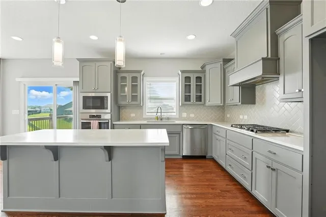 $557,500 | 7611 North Adrian Avenue, Kansas City, MO 64151