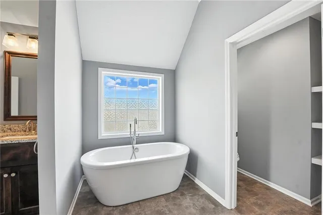 $557,500 | 7611 North Adrian Avenue, Kansas City, MO 64151