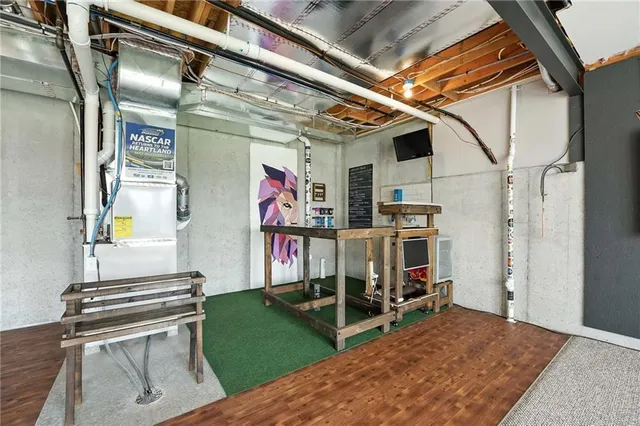 $557,500 | 7611 North Adrian Avenue, Kansas City, MO 64151