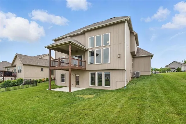 $557,500 | 7611 North Adrian Avenue, Kansas City, MO 64151