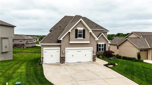 $557,500 | 7611 North Adrian Avenue, Kansas City, MO 64151