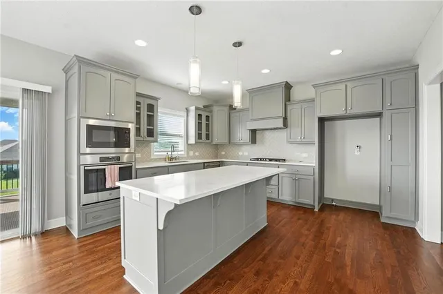 $557,500 | 7611 North Adrian Avenue, Kansas City, MO 64151