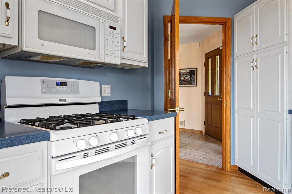 1693 Elm Road Road Frankfort, MI 49635 - Photo 11 of 58