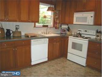 884 Stallion Road Warrington, PA 18976 - Photo 7 of 12 Kitchen