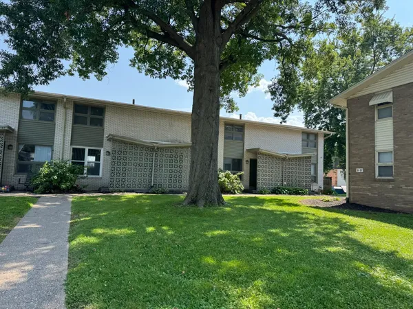$1,100 | 61 Sutton Court, Unit 61, Bettendorf, IA 52722