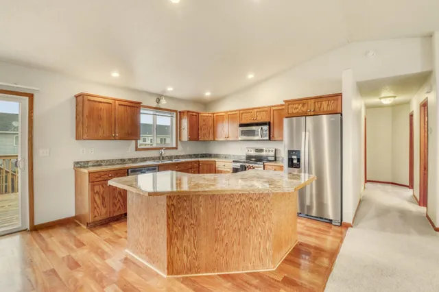 $347,500 | 1040 39th Avenue West, West Fargo, ND 58078