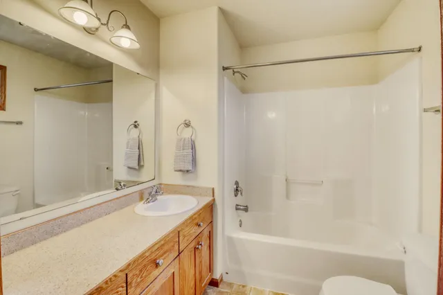 $347,500 | 1040 39th Avenue West, West Fargo, ND 58078