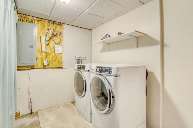 $347,500 | 1040 39th Avenue West, West Fargo, ND 58078