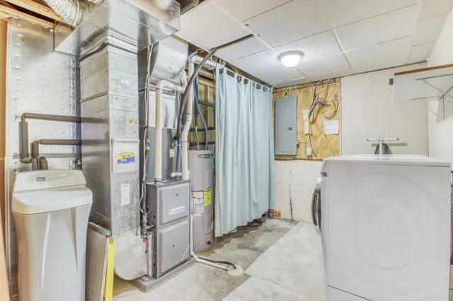 $347,500 | 1040 39th Avenue West, West Fargo, ND 58078