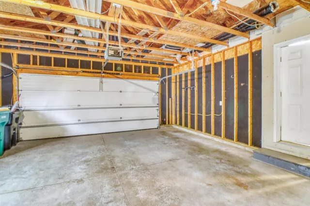 $347,500 | 1040 39th Avenue West, West Fargo, ND 58078