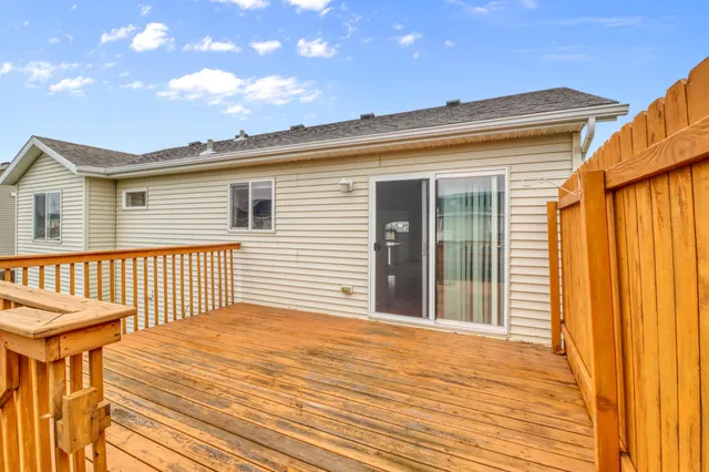 $347,500 | 1040 39th Avenue West, West Fargo, ND 58078