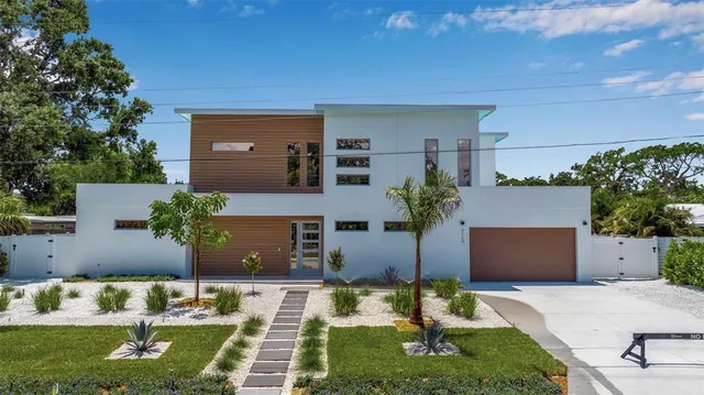 $2,400,000 | 2124 Clematis Place, Sarasota, FL 34239