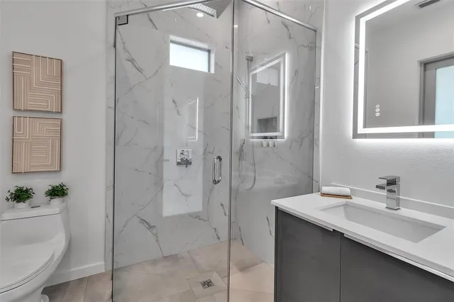 $2,400,000 | 2124 Clematis Place, Sarasota, FL 34239