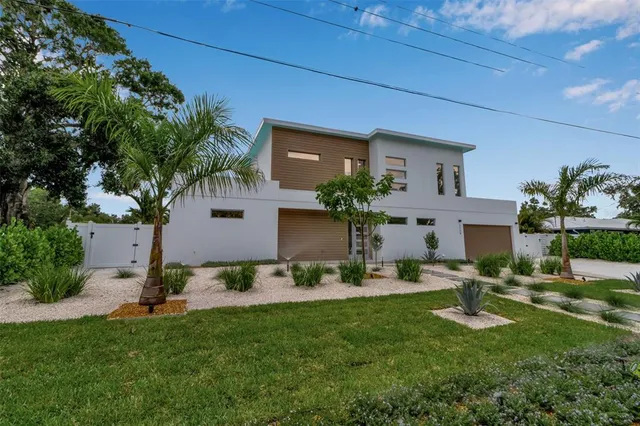 $2,400,000 | 2124 Clematis Place, Sarasota, FL 34239
