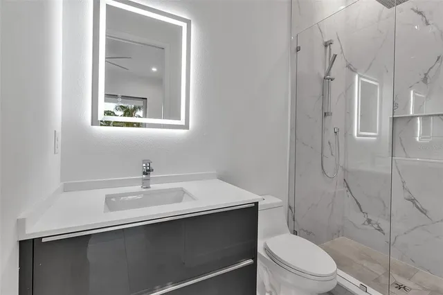 $2,400,000 | 2124 Clematis Place, Sarasota, FL 34239