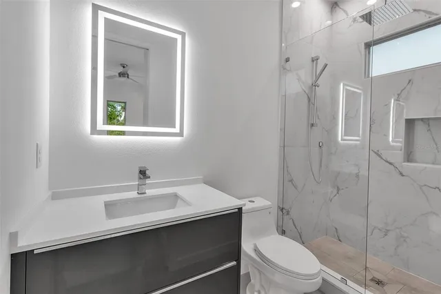 $2,400,000 | 2124 Clematis Place, Sarasota, FL 34239