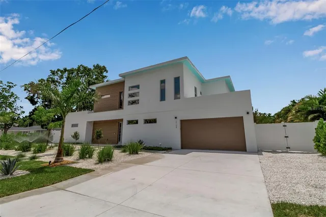 $2,400,000 | 2124 Clematis Place, Sarasota, FL 34239