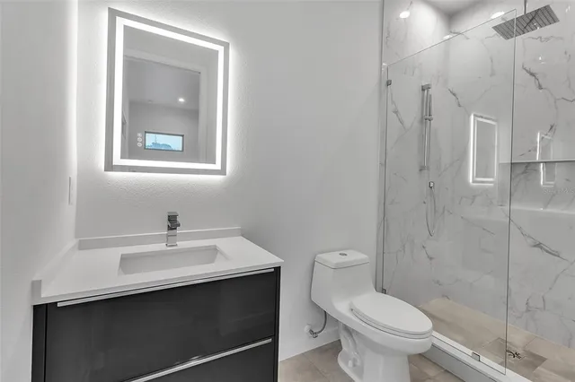 $2,400,000 | 2124 Clematis Place, Sarasota, FL 34239