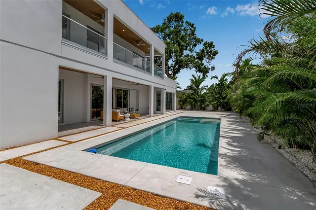 $2,400,000 | 2124 Clematis Place, Sarasota, FL 34239