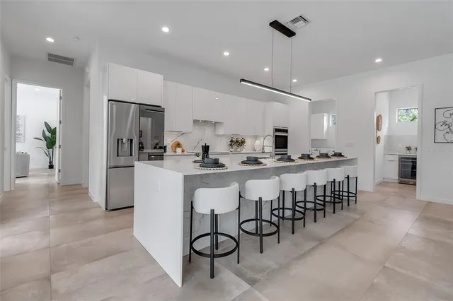 $2,400,000 | 2124 Clematis Place, Sarasota, FL 34239