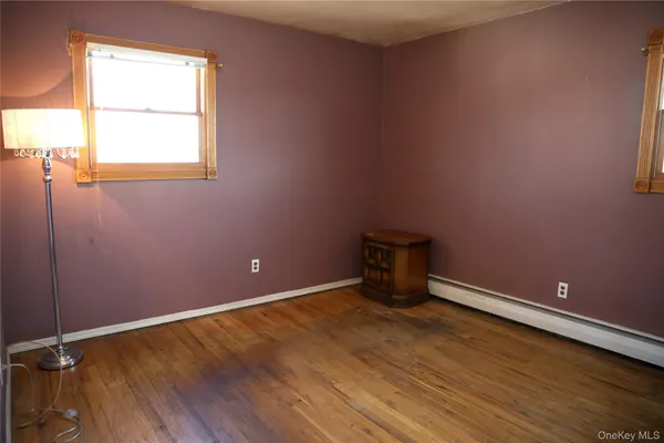 $615,000 | 250 Wyona Avenue, Lindenhurst, NY 11757