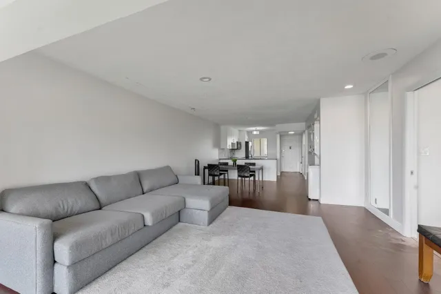 $2,100 | 4489 Luxemburg Court, Unit 306, Lake Worth, FL 33467