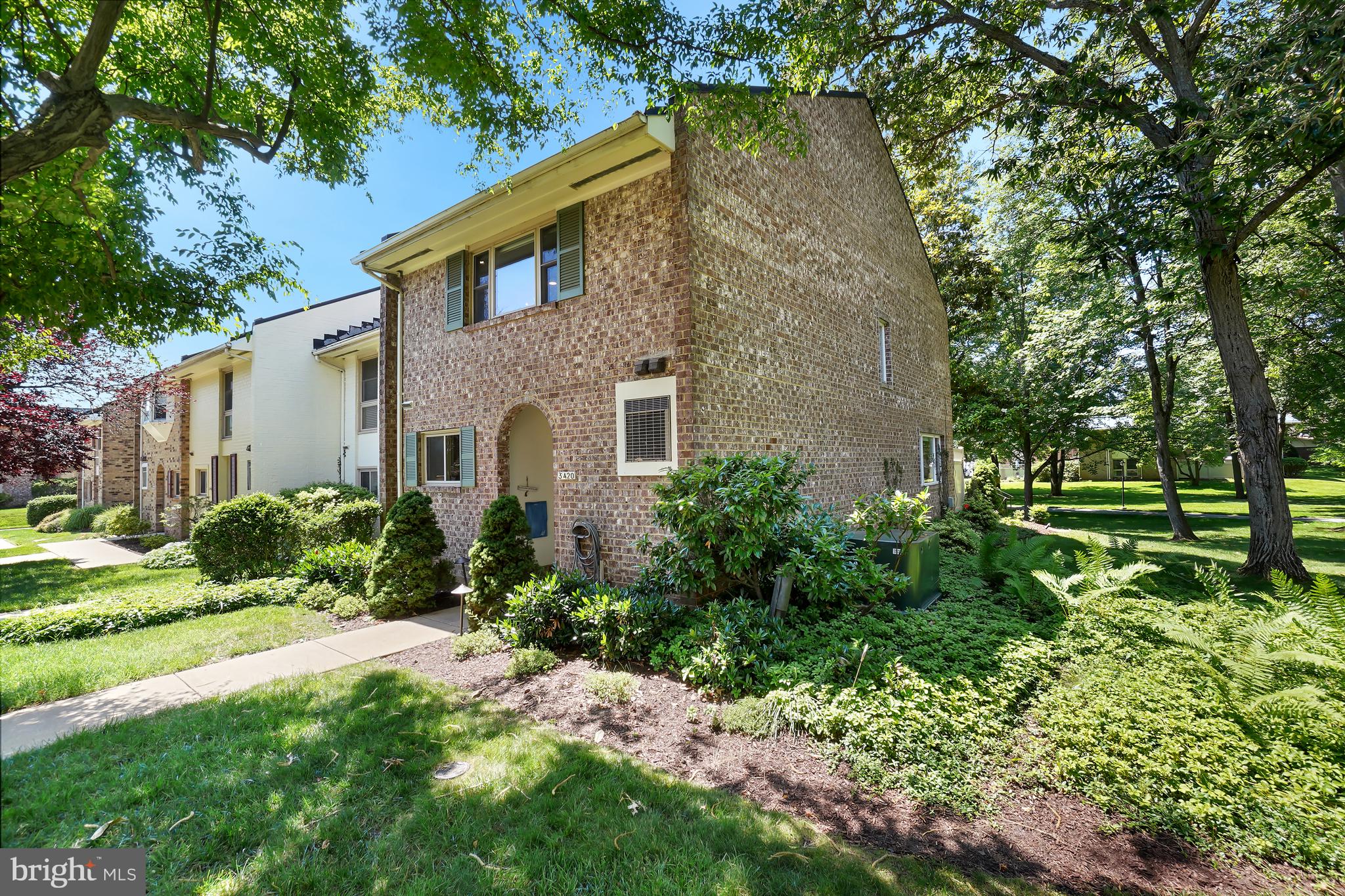 3420 Chiswick Court, Unit 46F Silver Spring, MD 20906 - Photo 26 of 44 Side Yard Garden