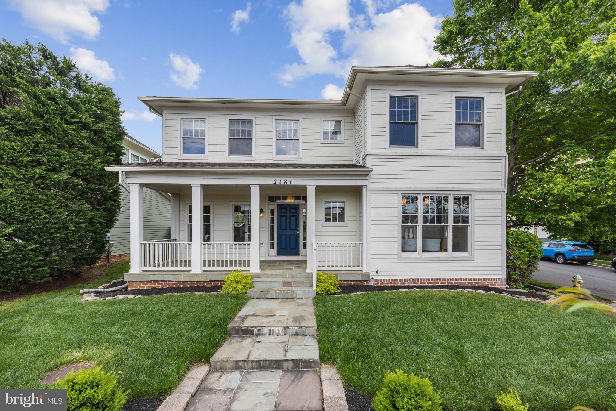 Welcome home to 2181 S Glebe Road!
