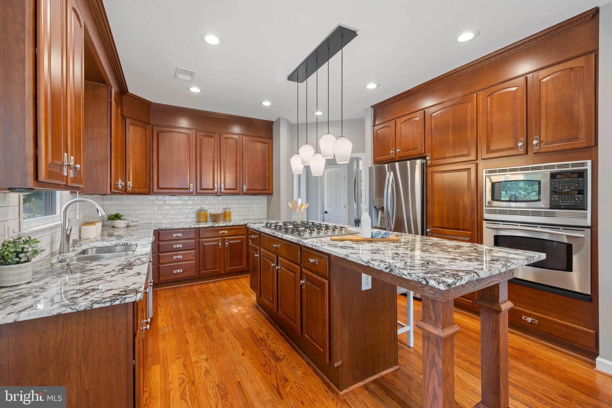 2181 South Glebe Road Arlington, VA 22206 - Photo 12 of 46 Kitchen