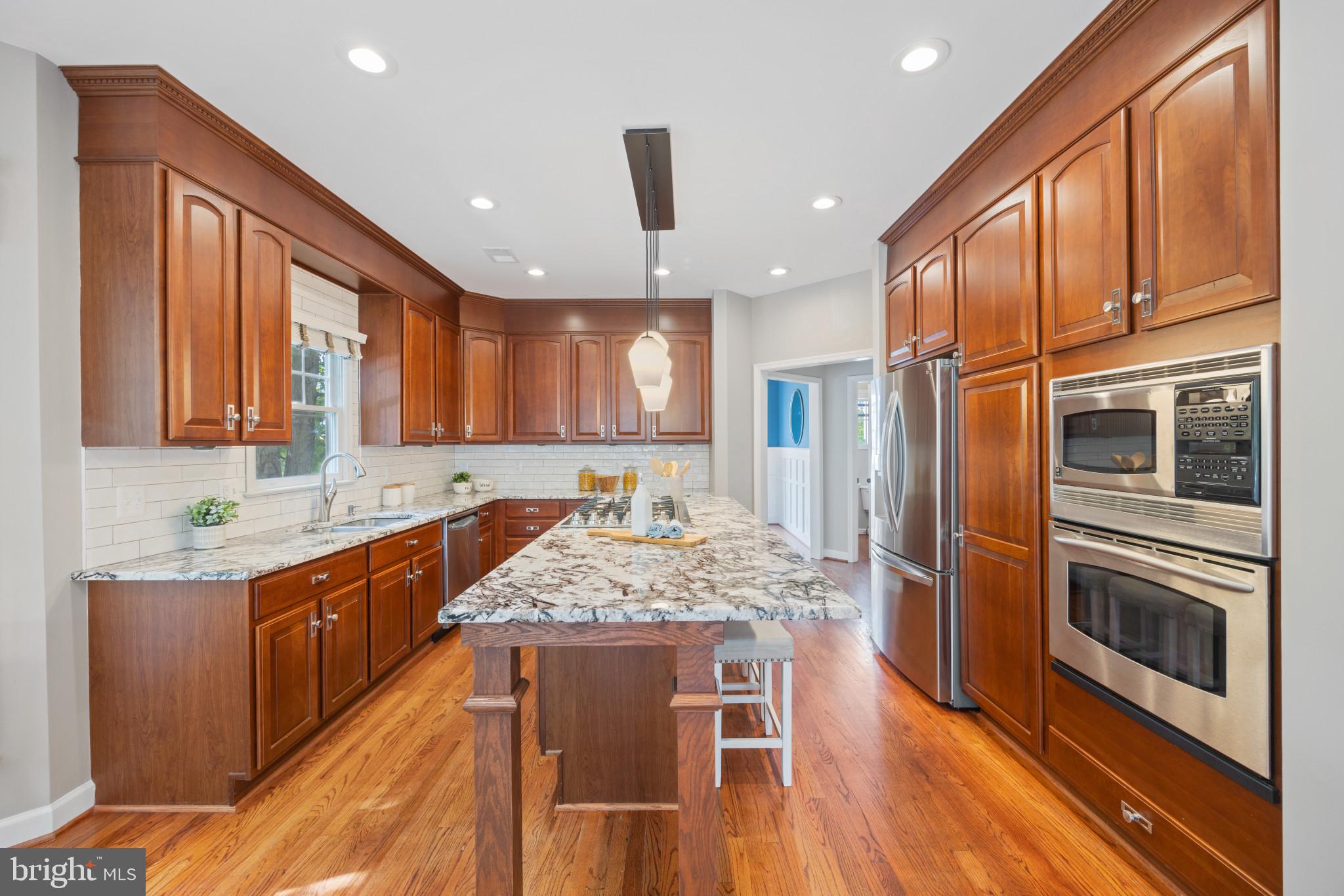 2181 South Glebe Road Arlington, VA 22206 - Photo 14 of 46 Kitchen
