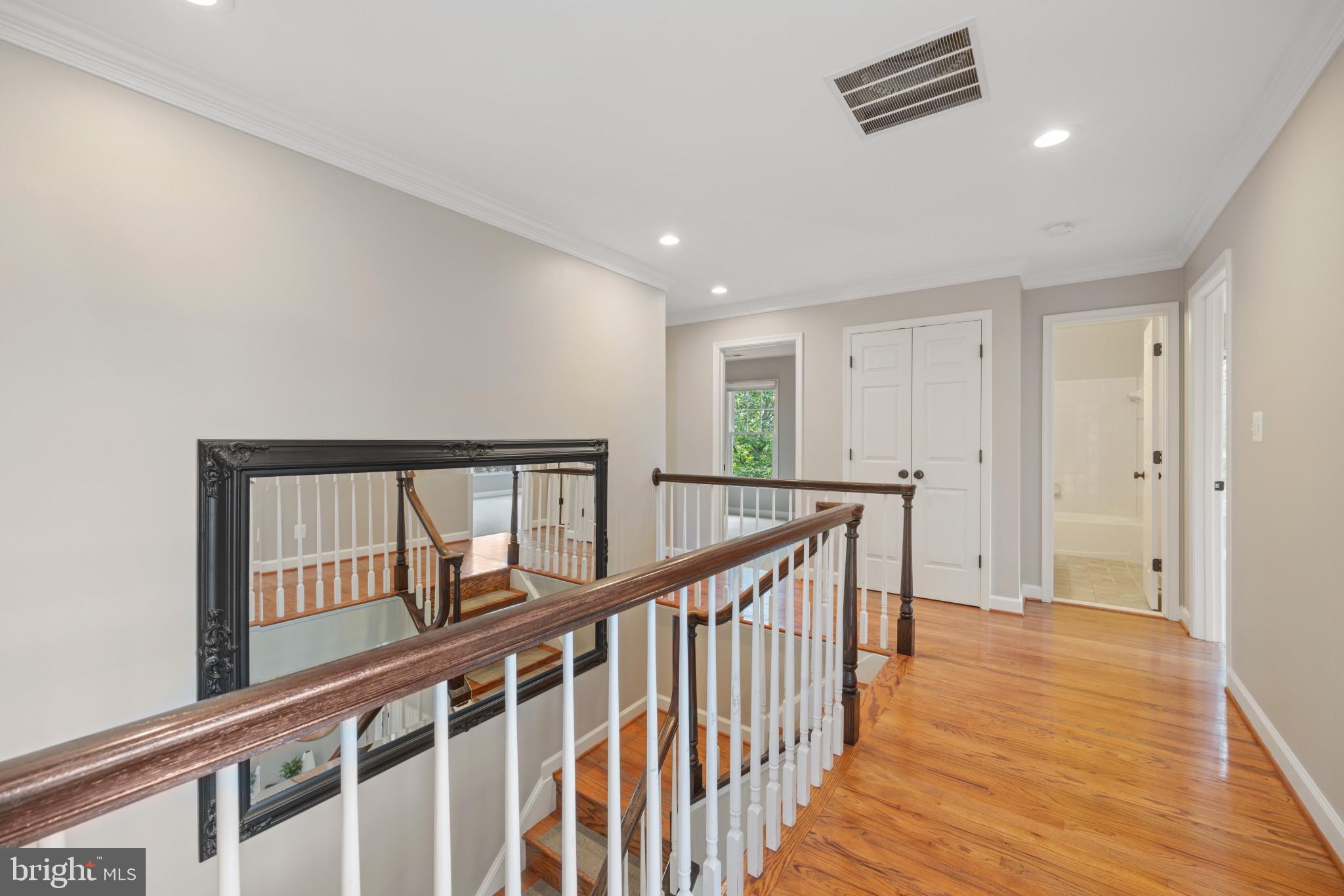 2181 South Glebe Road Arlington, VA 22206 - Photo 20 of 46 Upper level hallway