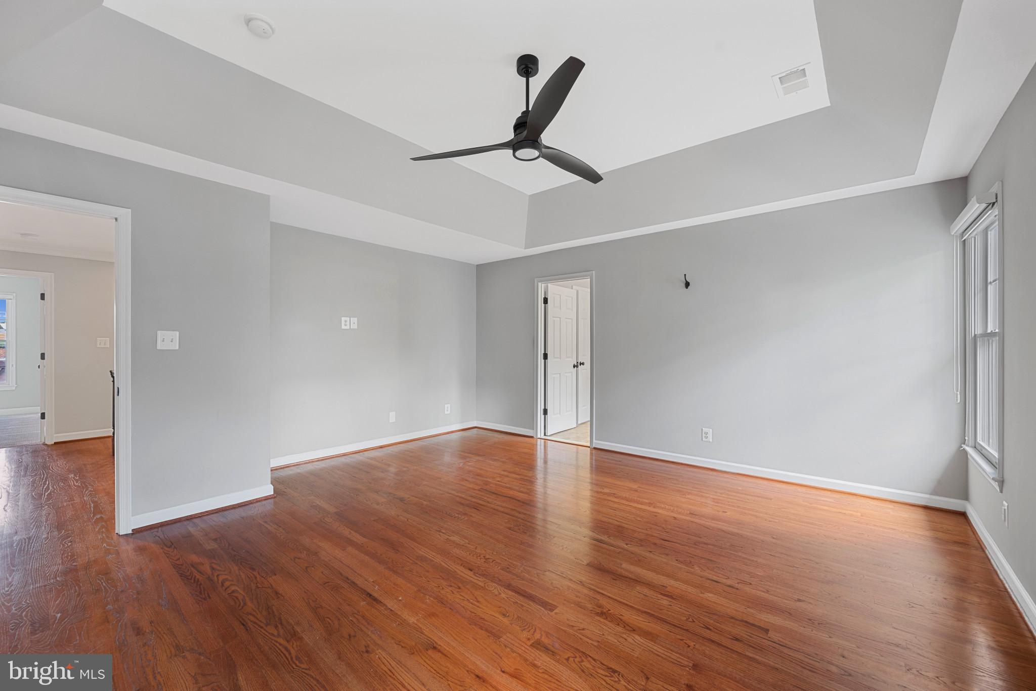 2181 South Glebe Road Arlington, VA 22206 - Photo 22 of 46 Primary bedroom
