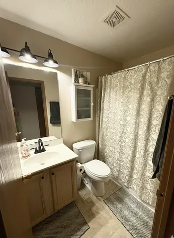 $252,000 | 911 South Lincoln Avenue, Three Rivers, MI 49093