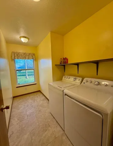 $252,000 | 911 South Lincoln Avenue, Three Rivers, MI 49093