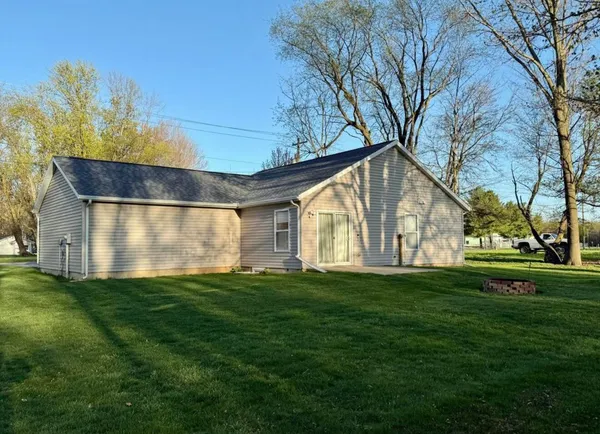 $252,000 | 911 South Lincoln Avenue, Three Rivers, MI 49093