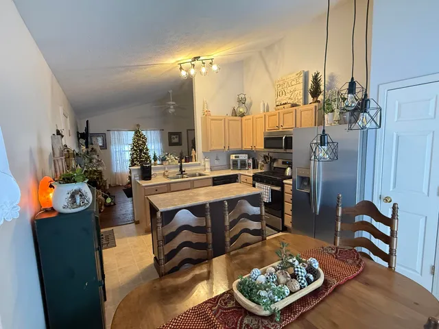 $252,000 | 911 South Lincoln Avenue, Three Rivers, MI 49093