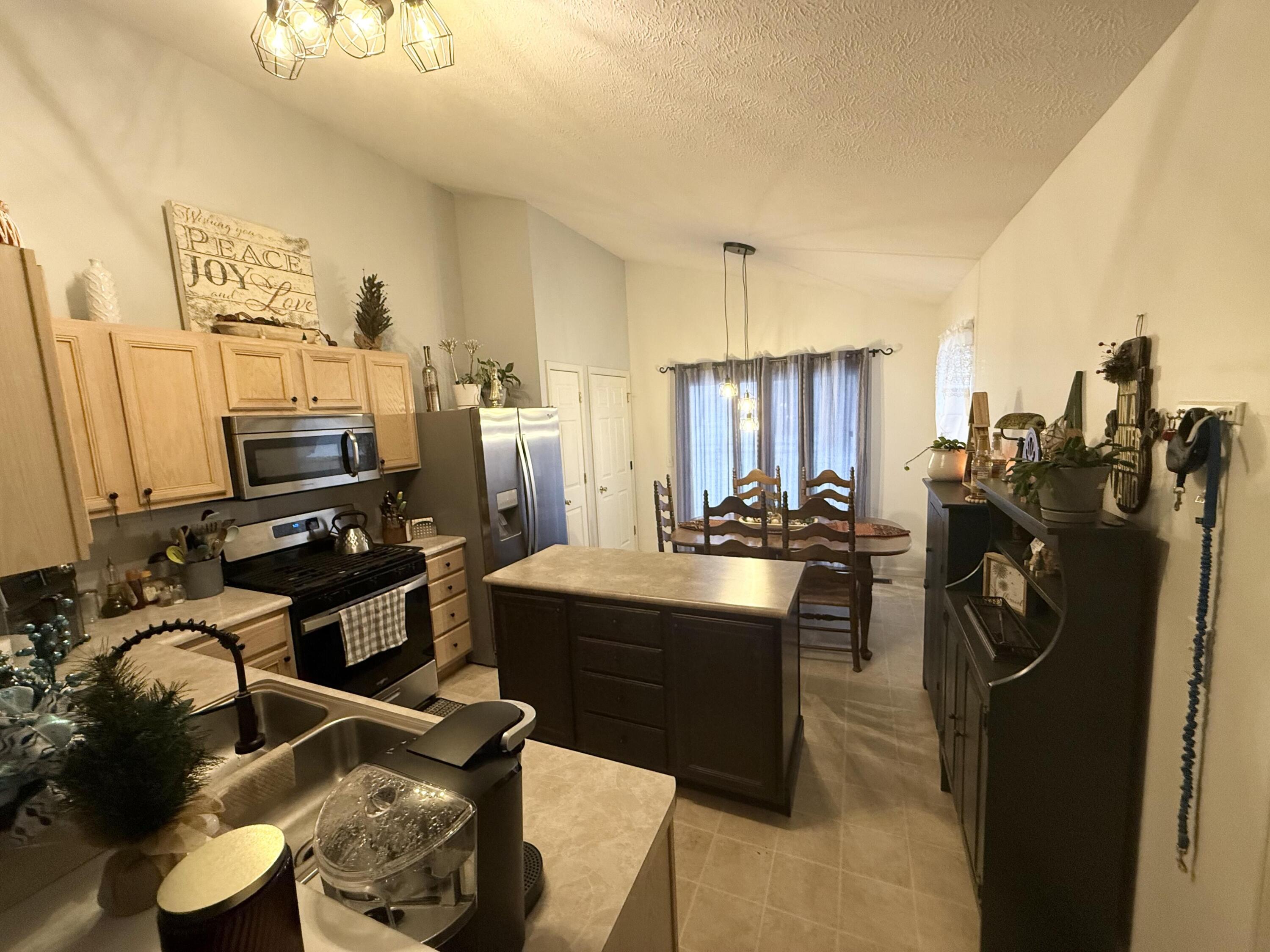 911 South Lincoln Avenue Three Rivers, MI 49093 - Photo 6 of 24 6