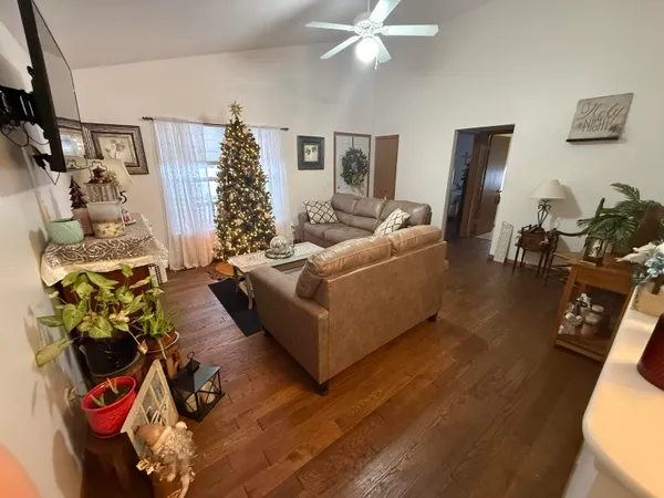 $252,000 | 911 South Lincoln Avenue, Three Rivers, MI 49093