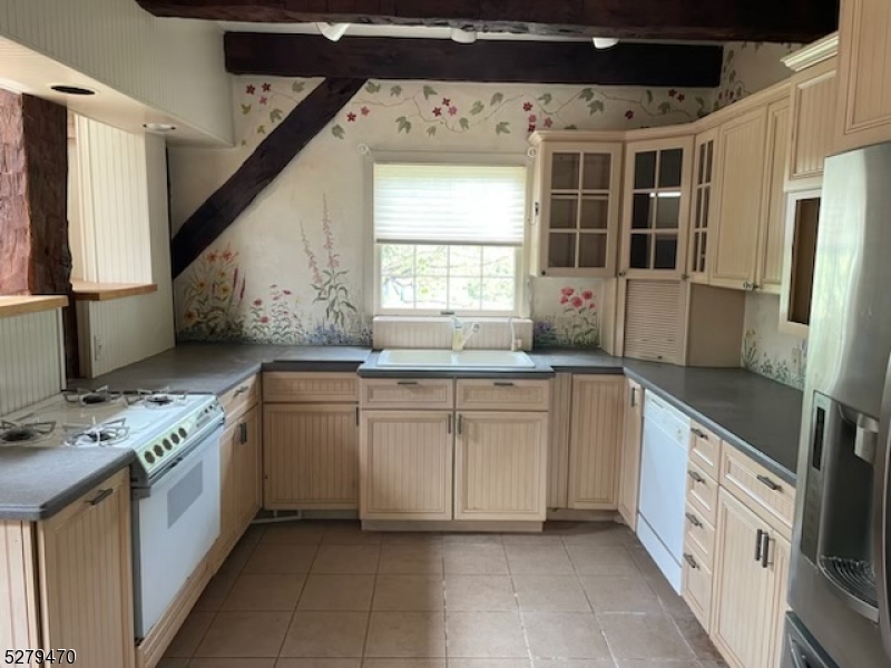 43 Dead Tree Run Road Belle Mead, NJ 08502 - Photo 4 of 27